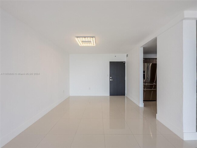 Foto del edificio - 2801 NE 183rd St