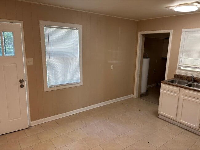 Building Photo - 3624 Sunrise St