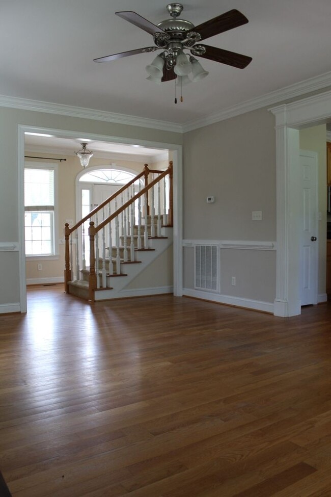 Building Photo - 113 Redfield