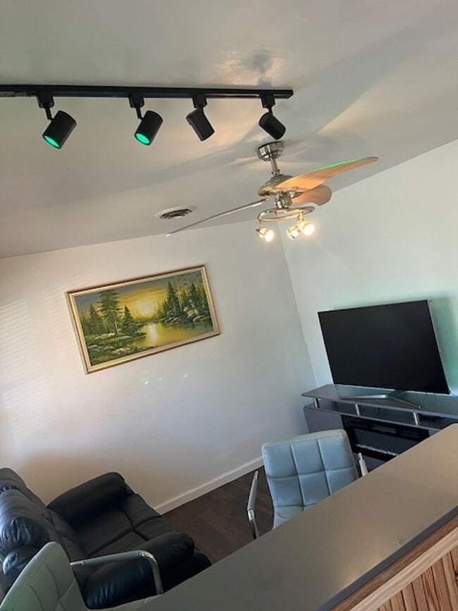 Foto del edificio - 14714 Edgewater Dr