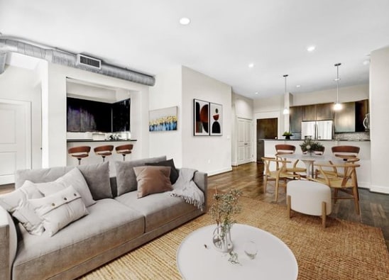 Building Photo - 1901 Post Oak Blvd