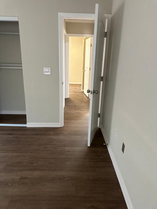 Foto del edificio - 825 Booker Ave