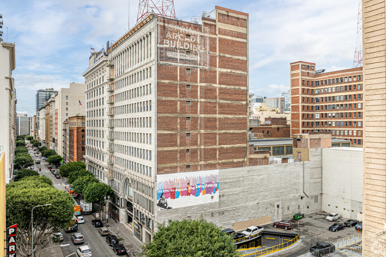 Primary Photo - Spring Arcade Building