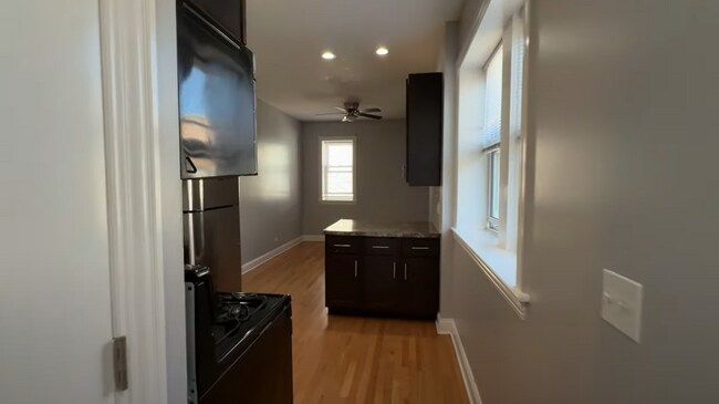 Foto del edificio - 4452 N Sheridan Rd