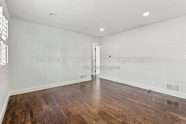Building Photo - 2844 W 1st Ave
