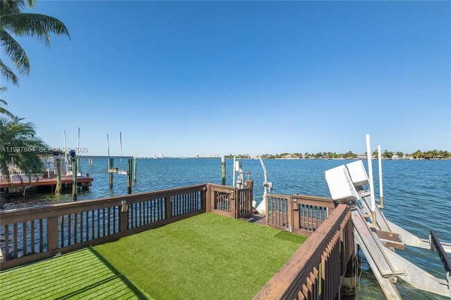 Foto del edificio - 1375 N Biscayne Point Rd