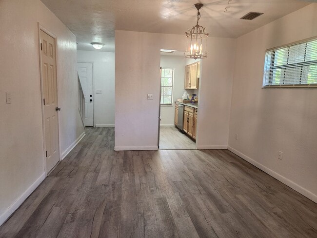 Building Photo - 1559 Hammock Dr