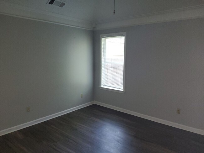 Foto del edificio - 7643 Ivy Hollow Dr