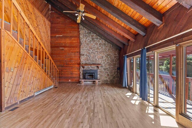 Foto del edificio - 6200 Pine Hollow Dr