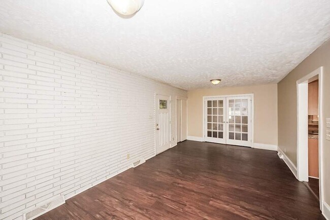 Foto del edificio - 207 N Milford Dr