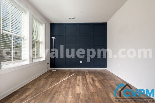 Foto del edificio - 1681 Signalman Ct