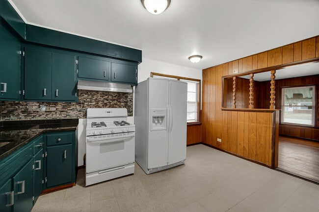 Building Photo - 2611 Ellen Ave