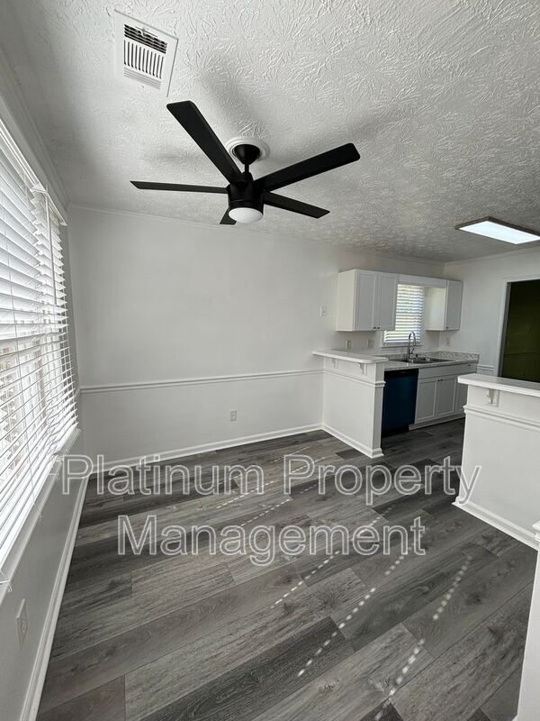 Building Photo - 2798 New S Dr