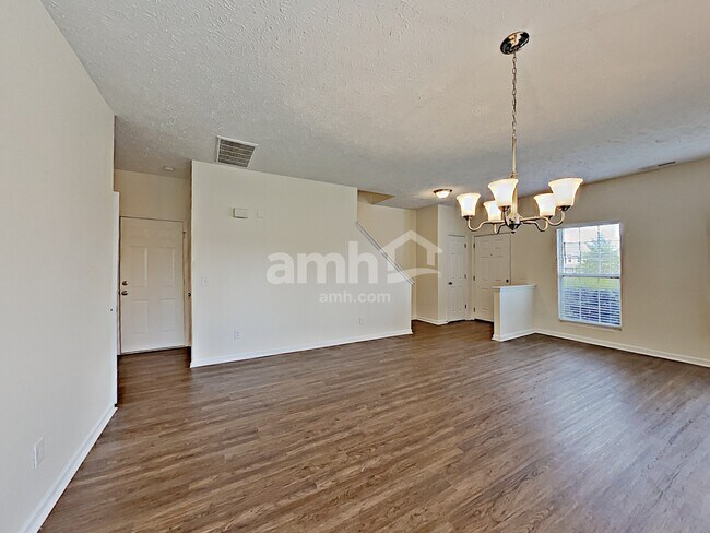 Foto del edificio - 1204 Maple Ct