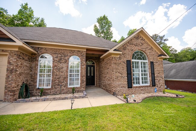 Building Photo - BEAUTIFUL HOME AVAILABLE FROM JULY