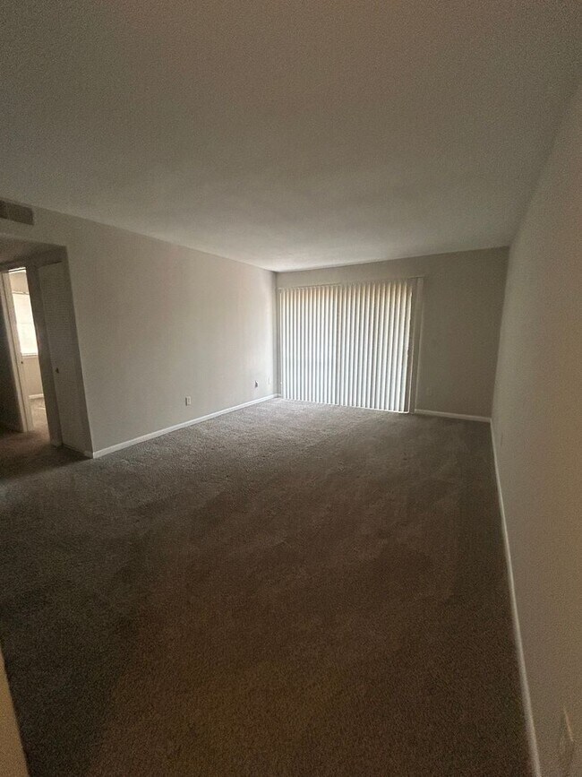 Foto del edificio - 320 Orchard Trace Ln