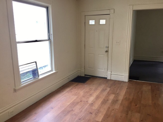 Foto del edificio - 321 Fairbanks St NE
