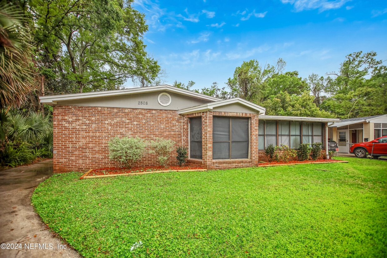 Foto principal - 2808 Myra St