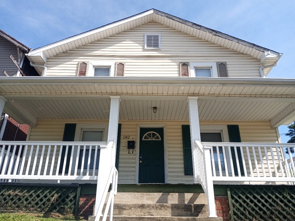 Primary Photo - 1142 Jamison Ave SE