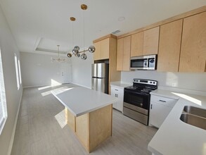Building Photo - 1019 N Woodson Ave