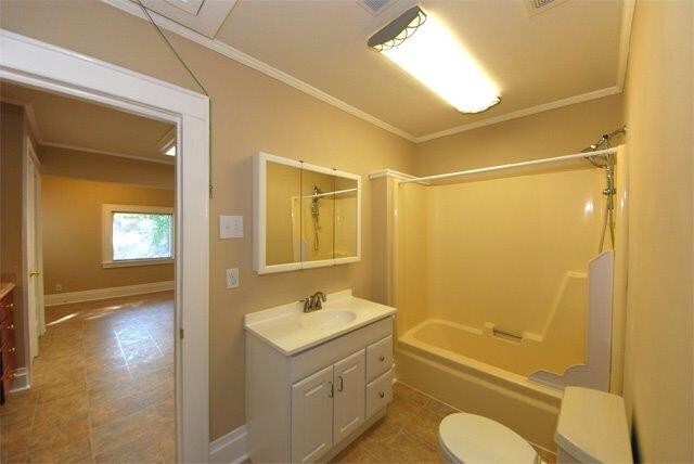 Building Photo - 316 Elm St