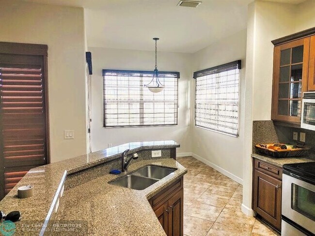 Foto del edificio - 8223 NW 127th Ln