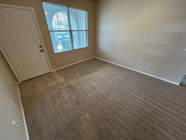 Foto del edificio - 2 BEDROOM CONDO IN SOUTHWEST LAS VEGAS CONDO