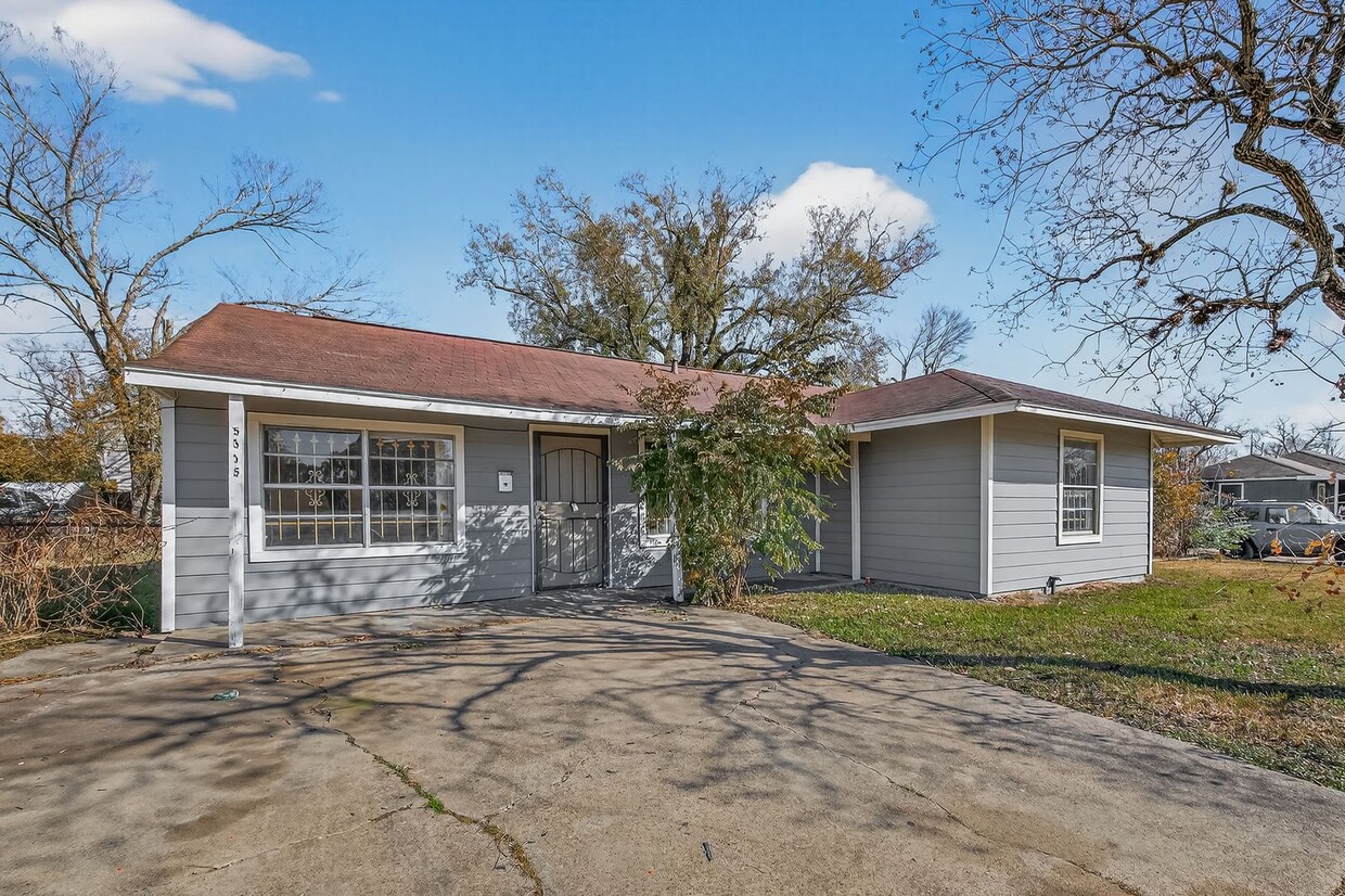 Photo - Affordable 4-Bedroom 2-Bathroom Home in South Houston – 5315 Bellfort Ave.