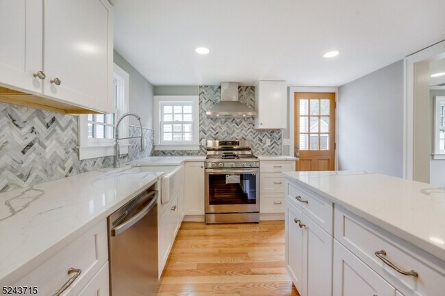 Foto del edificio - 923 Central Ave