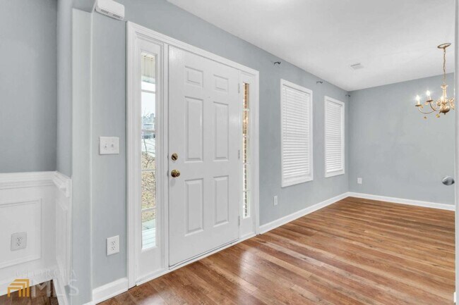 Building Photo - 404 Arbor Cir