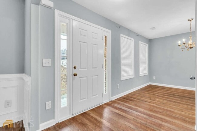 Foto del edificio - 404 Arbor Cir