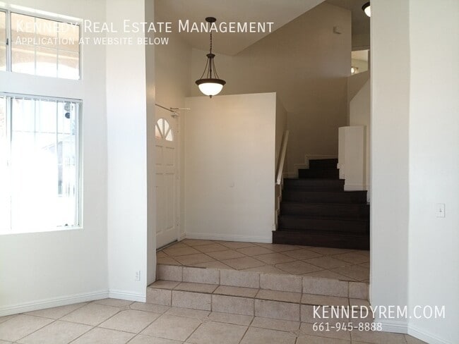 Building Photo - 1843 E Mesa Dr