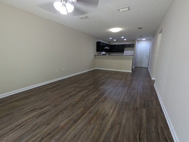 Building Photo - 114 Plantation Point Dr