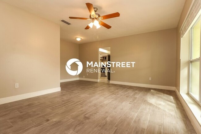 Building Photo - 3 Bedroom Pet-Friendly Home in LUTZ, FL with Main Street Renewal