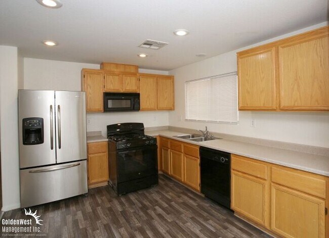 Foto del edificio - Beautiful 3Bdm 2.5Ba Home near Centennial ...