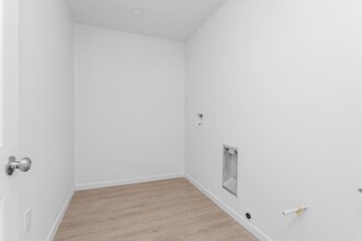 Building Photo - 16016 Green Manor Dr