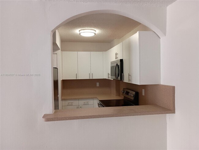 Foto del edificio - 8145 NW 7th St