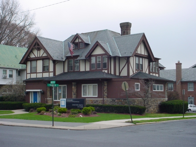 Historic Mansion 1 bedroom apartment 3rd Floor - 1422 Hamilton St