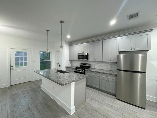 Building Photo - 8305 Prairie View Dr