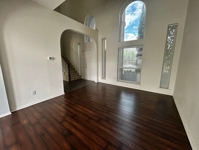 Foto del edificio - Spacious Home in BISD