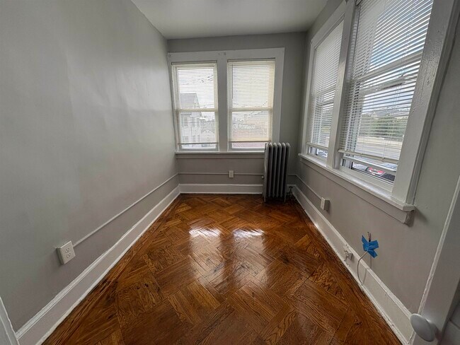 Foto del edificio - 762 Forest St