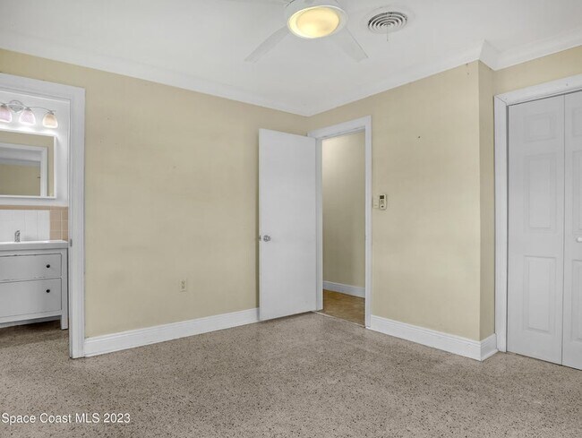 Building Photo - 193 Eden Ave