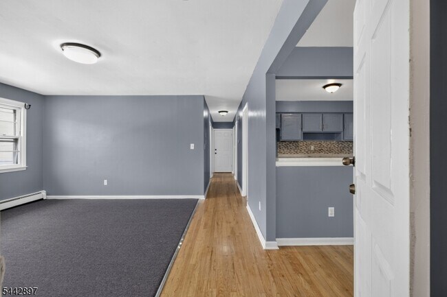 Foto del edificio - 1755 Winfield St