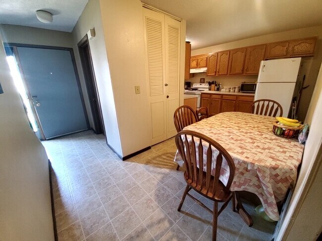 Foto del edificio - 3407 Harcourt Dr