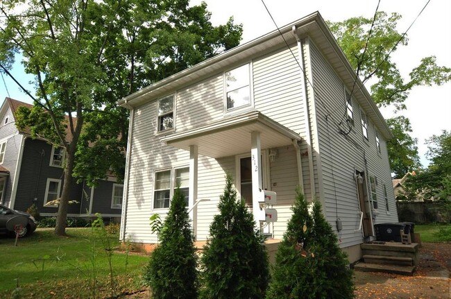 Photo - 312 S 7th St Apartments