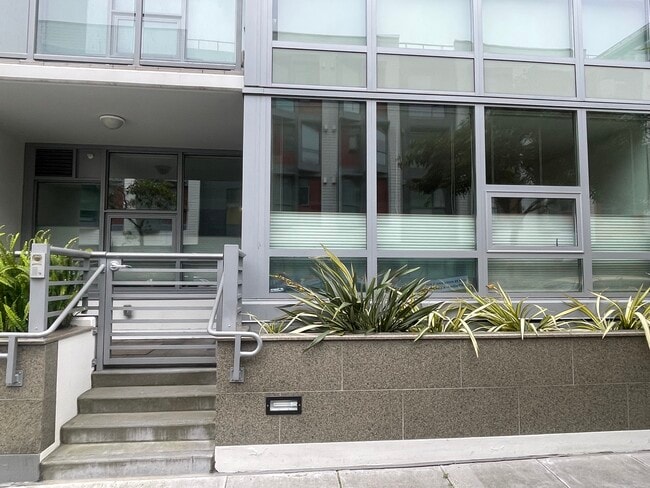 Building Photo - 435 China Basin St