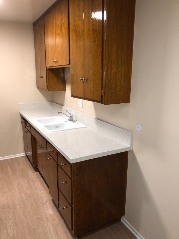 Foto del edificio - 567 N Holliston Ave