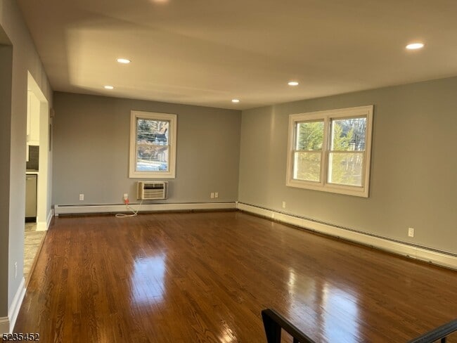Building Photo - 1 Oak Grove Rd