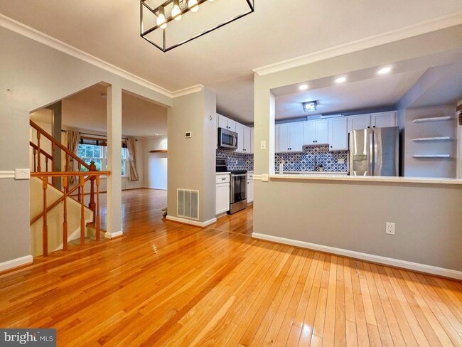 Building Photo - 6605 Rockleigh Way
