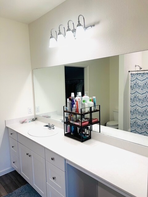 Building Photo - Spacious Open-Concept Home Next to Gated D...
